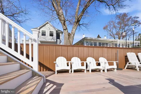 Exterior - 3963 Bayside Dr, Edgewater, MD 21037 photo 3 of 9