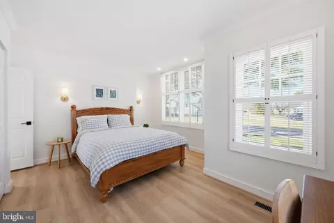 Bedroom - 3963 Bayside Dr, Edgewater, MD 21037 photo 2 of 9