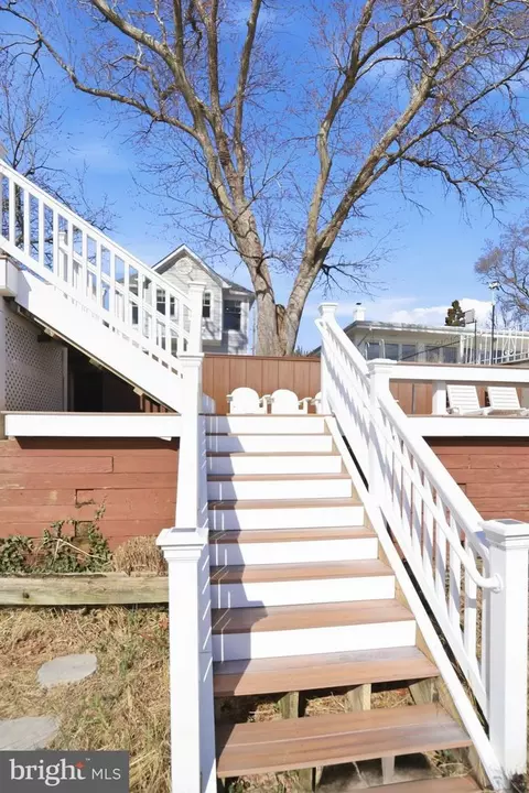 Exterior - 3963 Bayside Dr, Edgewater, MD 21037 photo 2 of 9