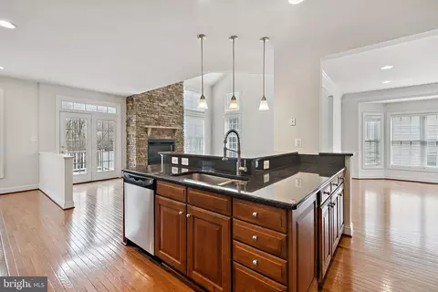 Kitchen - 7404 Thames River Dr, Hanover, MD 21076 photo 4 of 4