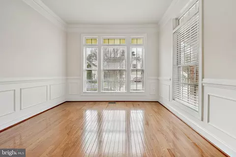 Living - 7404 Thames River Dr, Hanover, MD 21076 photo 4 of 9
