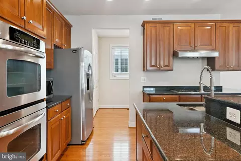 Kitchen - 7404 Thames River Dr, Hanover, MD 21076 photo 3 of 4