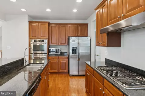 Kitchen - 7404 Thames River Dr, Hanover, MD 21076 photo 2 of 4