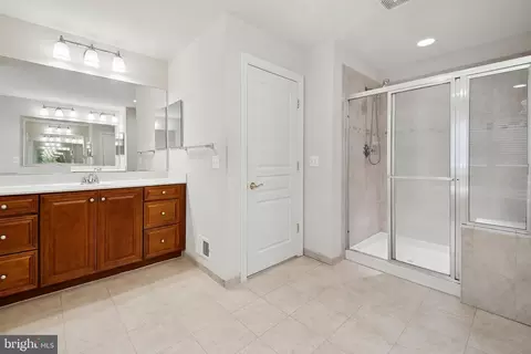 Bath - 7404 Thames River Dr, Hanover, MD 21076 photo 3 of 4