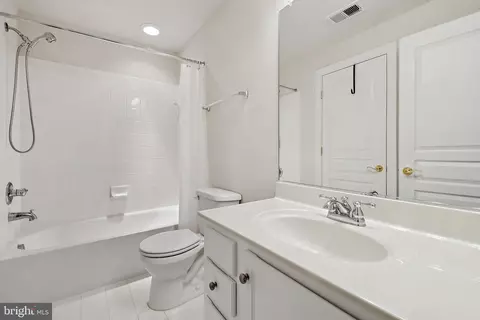 Bath - 7404 Thames River Dr, Hanover, MD 21076 photo 4 of 4