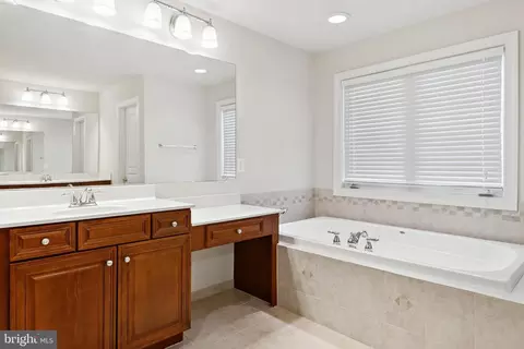 Bath - 7404 Thames River Dr, Hanover, MD 21076 photo 2 of 4