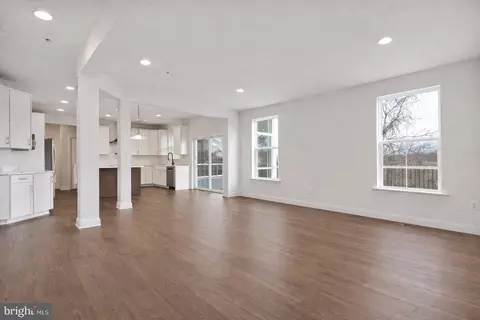 Living - 854 Imperial Rd, Arnold, MD 21012 photo 1 of 3