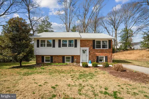 1090 Broadview Dr, Annapolis, MD 21409