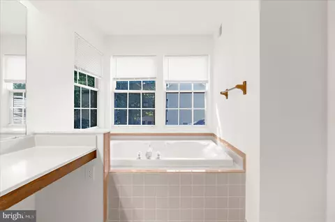 Bath - 1678 Wickham Way, Crofton, MD 21114 photo 3 of 8