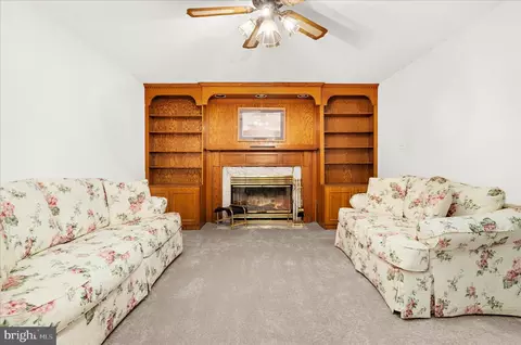 Living - 1678 Wickham Way, Crofton, MD 21114 photo 2 of 3