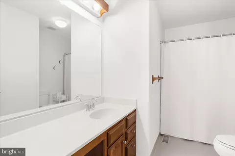 Bath - 1678 Wickham Way, Crofton, MD 21114 photo 5 of 8