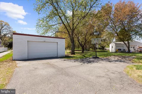 161 Margate Dr, Glen Burnie, MD 21060