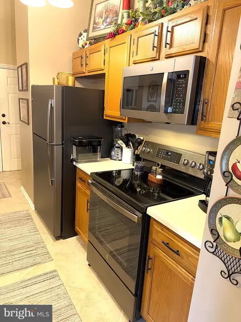 Kitchen - 619 Deering Rd #1K, Pasadena, MD 21122 photo 7 of 7