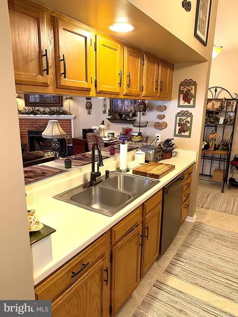Kitchen - 619 Deering Rd #1K, Pasadena, MD 21122 photo 6 of 7