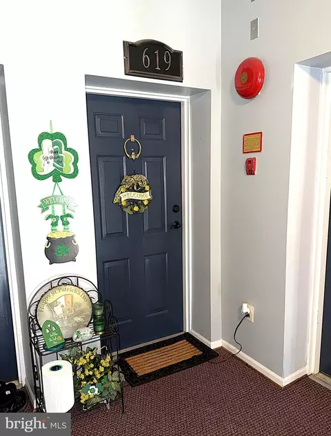 Entry Way - 619 Deering Rd #1K, Pasadena, MD 21122 photo 3 of 3