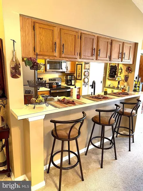 Kitchen - 619 Deering Rd #1K, Pasadena, MD 21122 photo 4 of 7