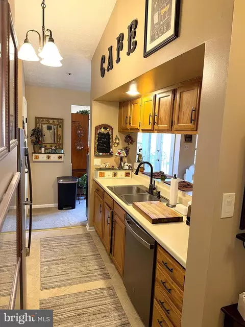 Kitchen - 619 Deering Rd #1K, Pasadena, MD 21122 photo 5 of 7