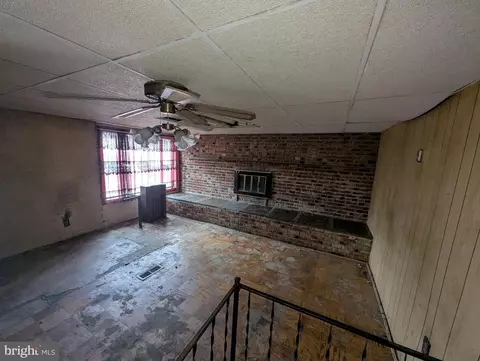 Living - 809 203rd St, Pasadena, MD 21122 photo 1 of 1