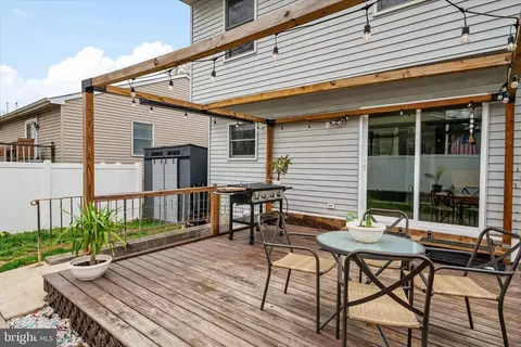 Exterior - 7850 E B E Shore Rd, Pasadena, MD 21122 photo 9 of 11