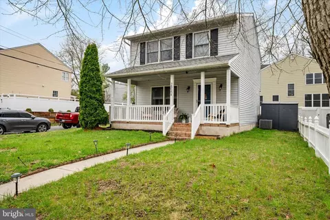 Exterior - 7850 E B E Shore Rd, Pasadena, MD 21122 photo 10 of 11