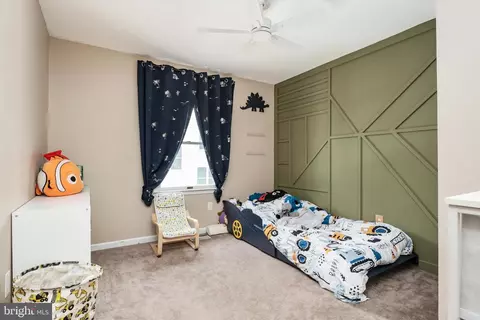 Bedroom - 7850 E B E Shore Rd, Pasadena, MD 21122 photo 3 of 7