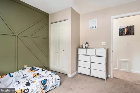 Bedroom - 7850 E B E Shore Rd, Pasadena, MD 21122 photo 4 of 7