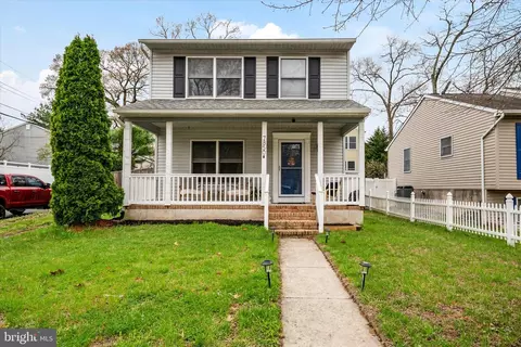 Exterior - 7850 E B E Shore Rd, Pasadena, MD 21122 photo 1 of 11