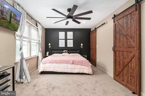 Bedroom - 7850 E B E Shore Rd, Pasadena, MD 21122 photo 1 of 7