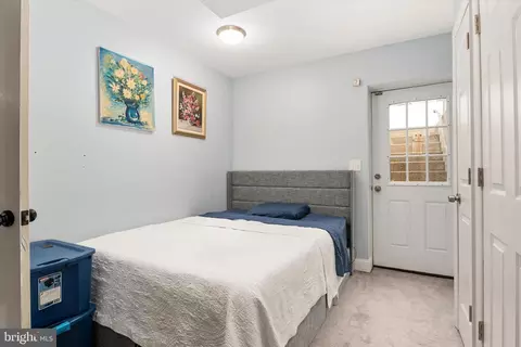 Bedroom - 7850 E B E Shore Rd, Pasadena, MD 21122 photo 6 of 7