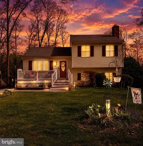646 Cedar Dr, Pasadena, MD 21122 photo 2