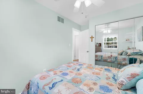Bedroom - 646 Cedar Dr, Pasadena, MD 21122 photo 2 of 4