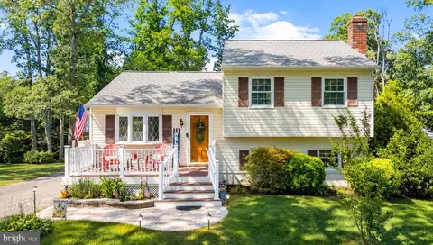 646 Cedar Dr, Pasadena, MD 21122
