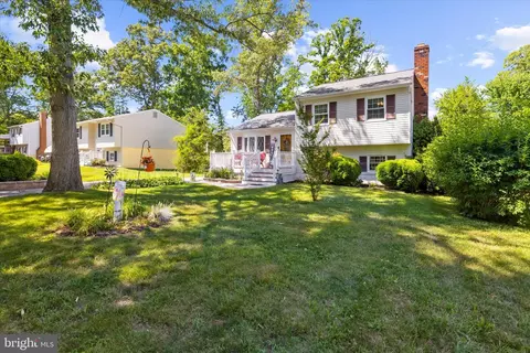 Exterior - 646 Cedar Dr, Pasadena, MD 21122 photo 6 of 8