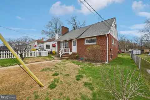 8504 Jenkins Rd, Pasadena, MD 21122 photo 2