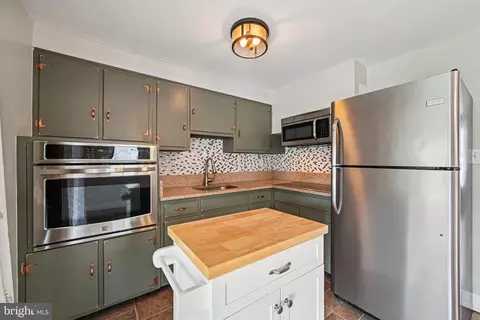 8504 Jenkins Rd, Pasadena, MD 21122 photo 16