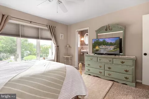 Bedroom - 508 Walnut Dr, Riva, MD 21140 photo 4 of 5