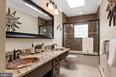 Bath - 508 Walnut Dr, Riva, MD 21140 photo 1 of 3