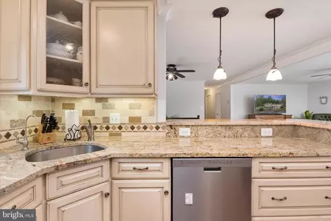 Kitchen - 508 Walnut Dr, Riva, MD 21140 photo 3 of 3