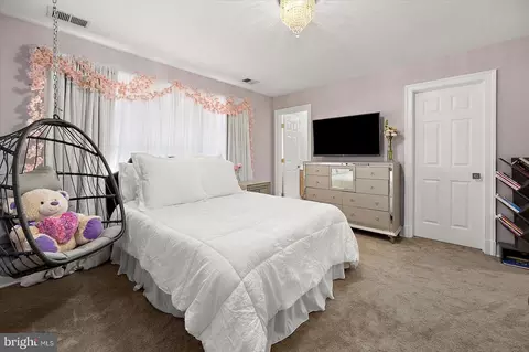 Bedroom - 927 Hilltop Rd, Arnold, MD 21012 photo 5 of 10