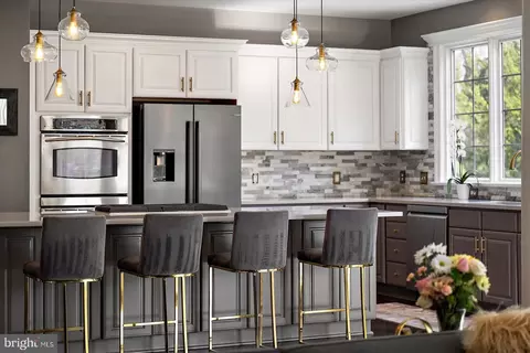 Kitchen - 927 Hilltop Rd, Arnold, MD 21012 photo 1 of 8