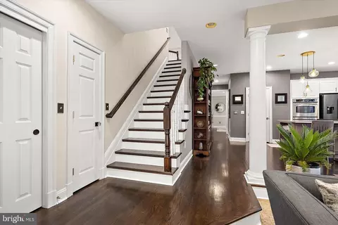 Entry Way - 927 Hilltop Rd, Arnold, MD 21012 photo 6 of 7