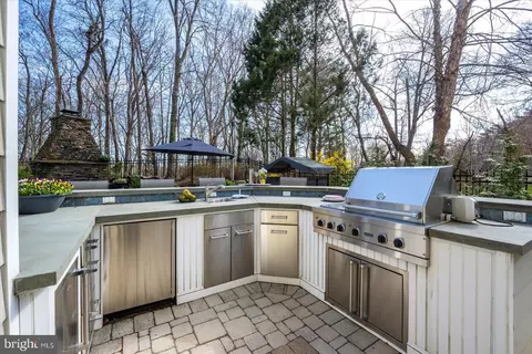 Kitchen - 927 Hilltop Rd, Arnold, MD 21012 photo 8 of 8