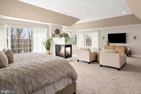 Bedroom - 927 Hilltop Rd, Arnold, MD 21012 photo 2 of 10