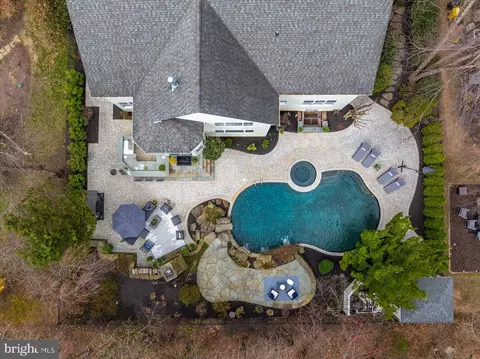 View/Area - 927 Hilltop Rd, Arnold, MD 21012 photo 1 of 12
