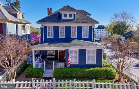 98 Duke Of Gloucester St, Annapolis, MD 21401