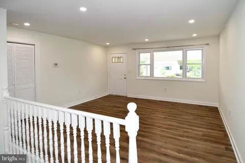 Living - 316 Old Line Ave, Laurel, MD 20724 photo 2 of 4