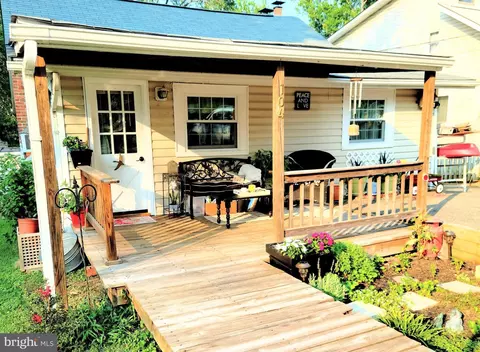 104 Meadow Rd, Riva, MD 21140