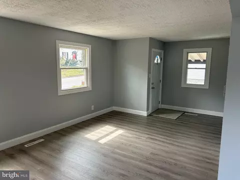 212 Sycamore Rd, Baltimore, MD 21226 photo 3