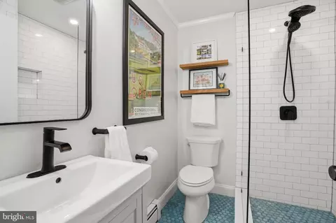 Bath - 11 Glen Ave N, Annapolis, MD 21401 photo 2 of 2