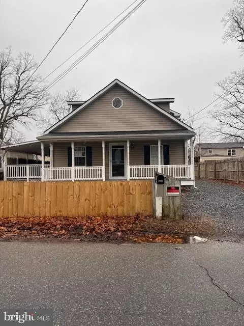 Exterior - 7832 E Shore Rd, Pasadena, MD 21122 photo 1 of 2